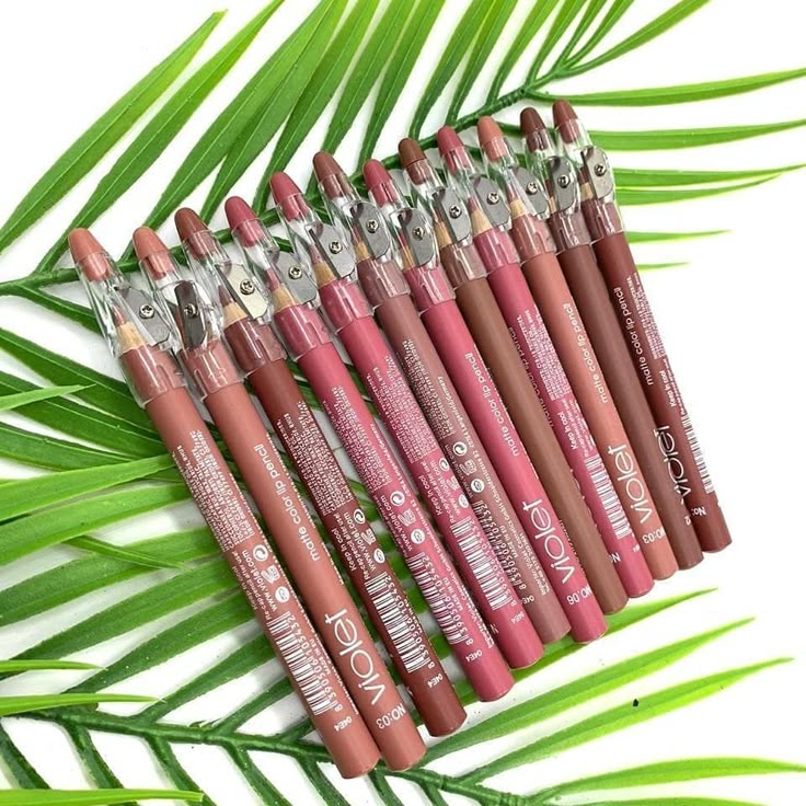 Flormar Waterproof Lipliner With Sharpner